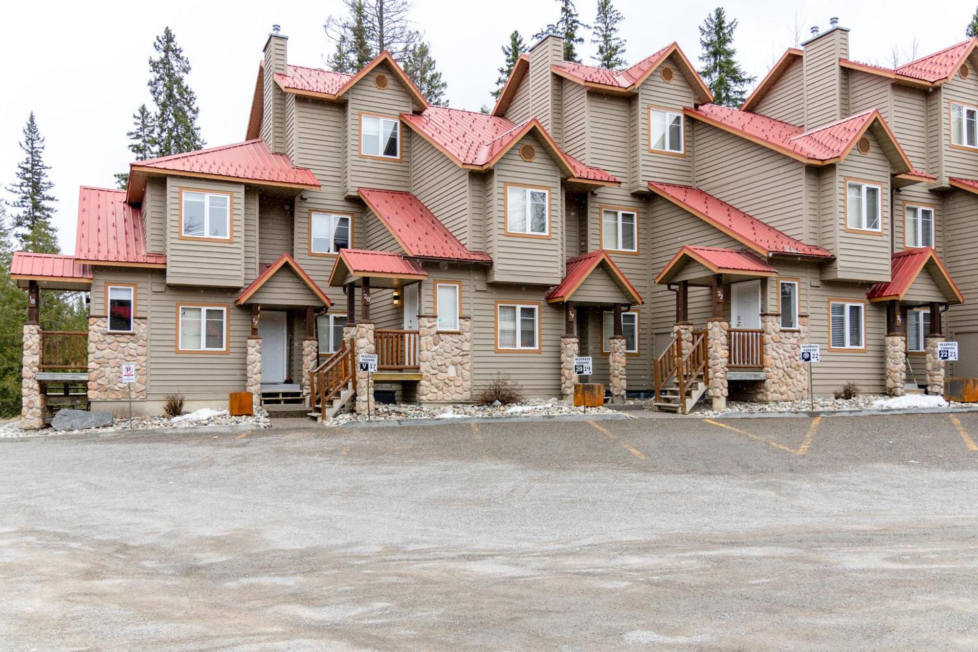 Stone Creek Chalets By Fernie Central Reservations 외부 사진